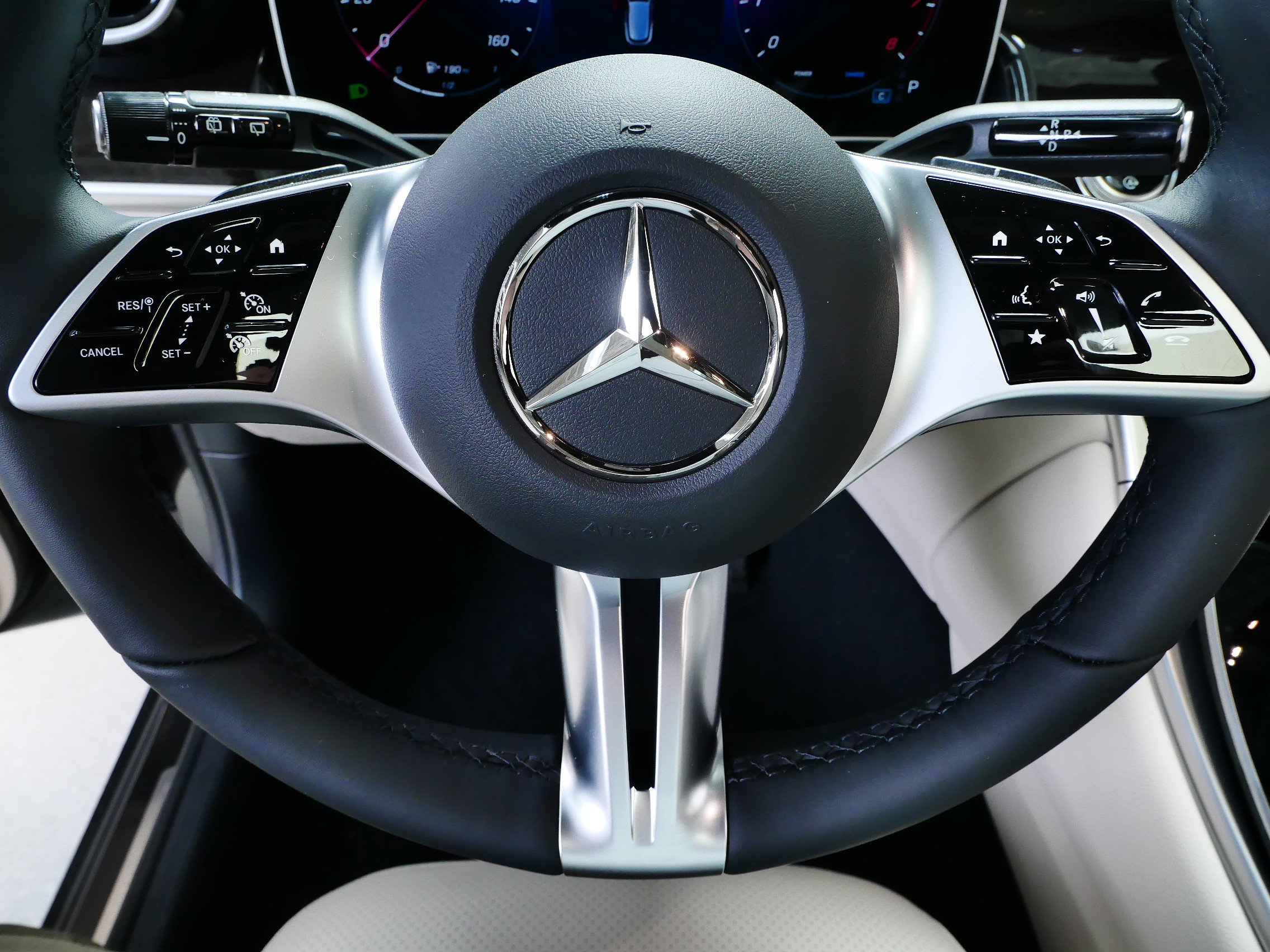 New 2026 Graphite Grey Metallic Mercedes-Benz GLC 300 image 22
