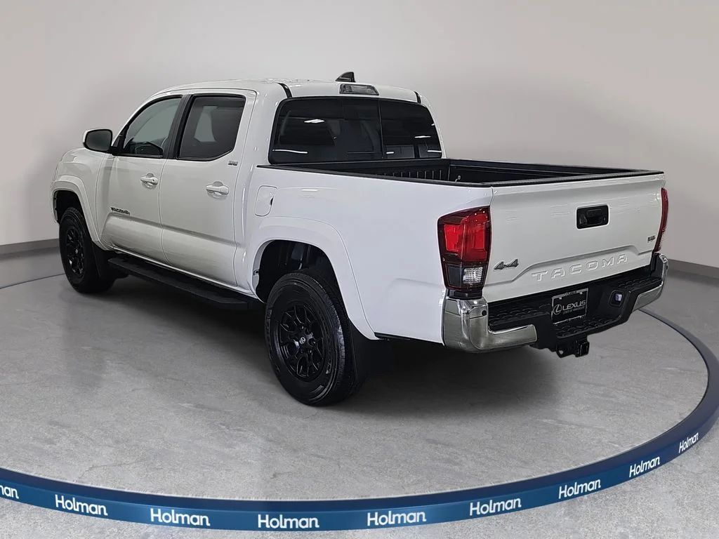 Used 2021 White Toyota SR5 image 8
