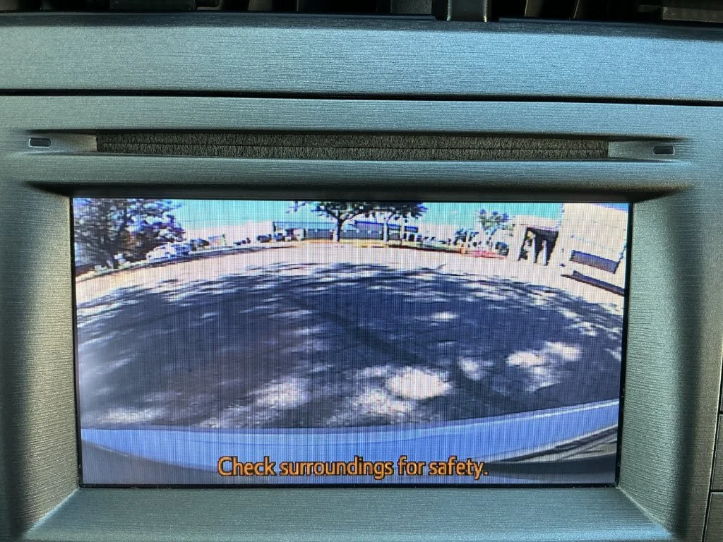 Used 2015 Silver Toyota Three image 21