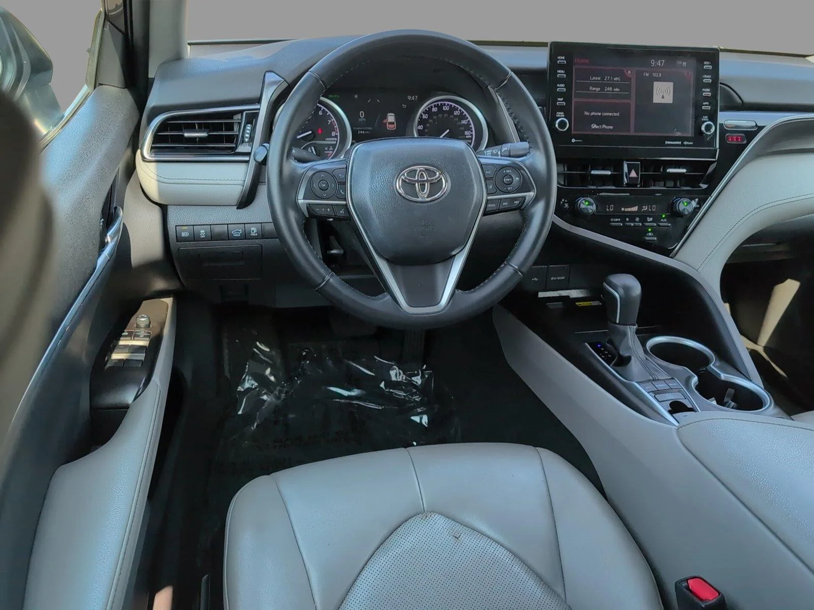 Used 2023 Predawn Gray Mica Toyota XLE image 29