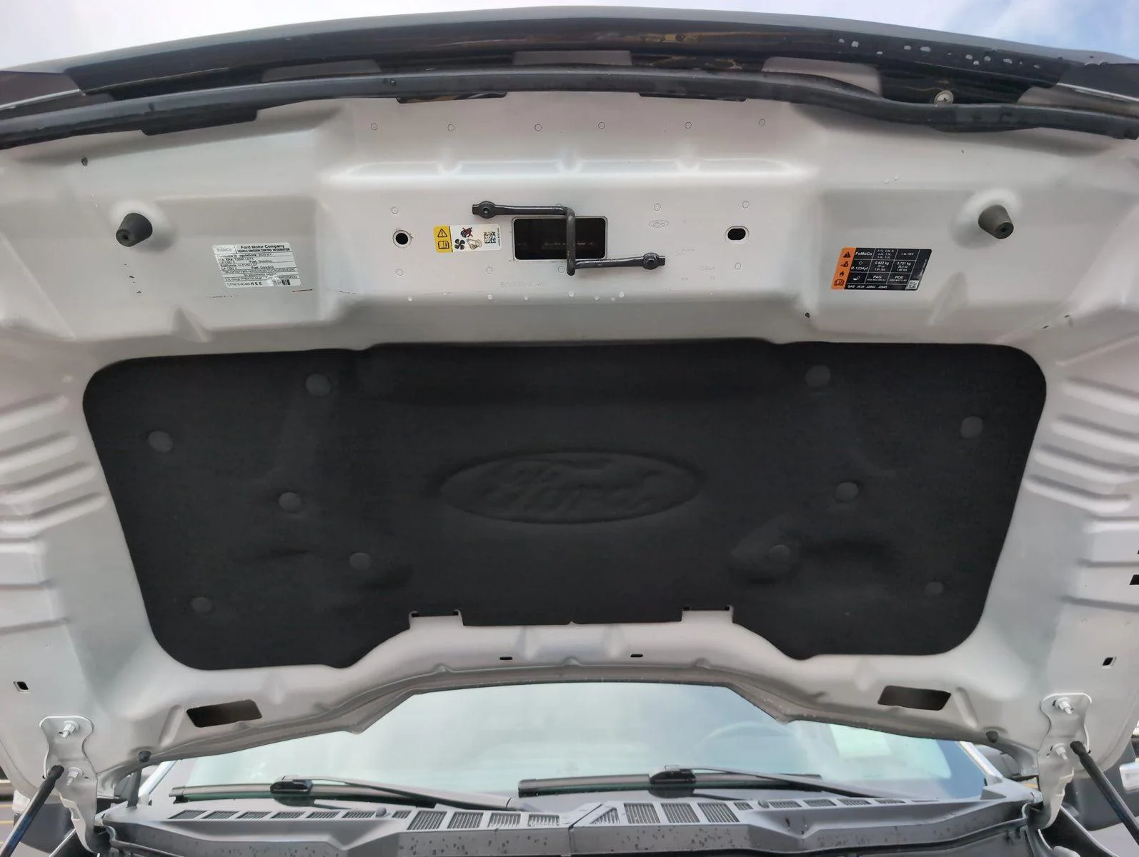 Used 2023 Iconic Silver Ford LARIAT image 15