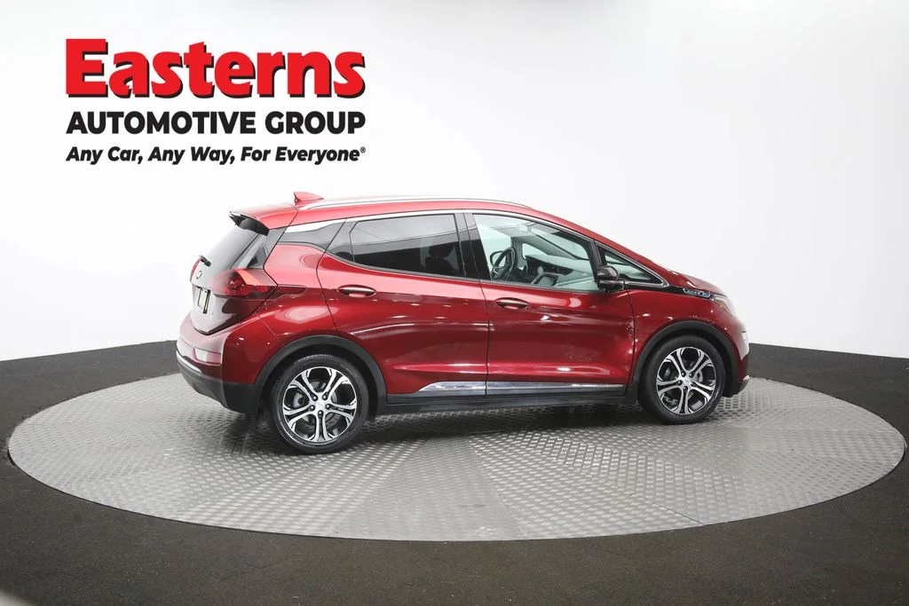 Used 2018 Red Chevrolet Premier image 45