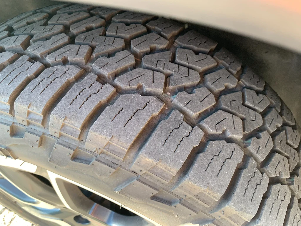 Used 2025 Bright White Clearcoat Jeep Trailhawk image 19
