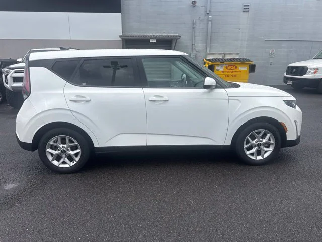Used 2025 White Kia LX image 6