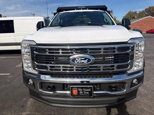 New 2027 Oxford White Ford F-550® XL image 30