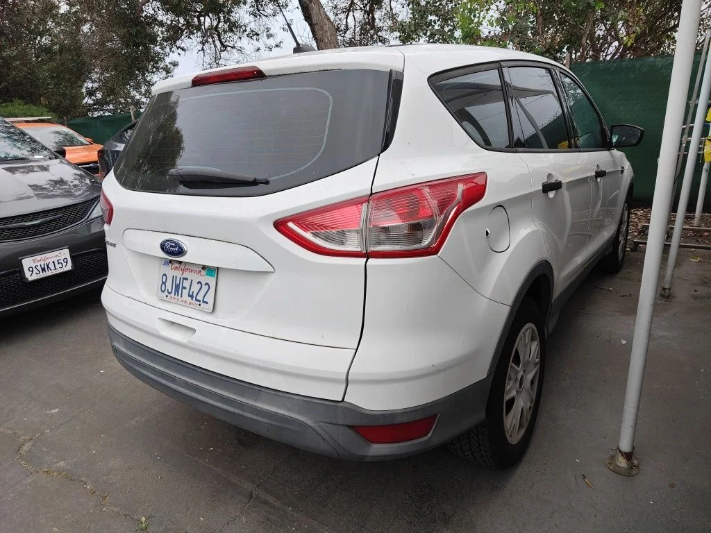 Used 2015 White Ford S image 3