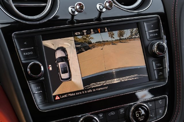 Used 2019 Black Crystal over Cricket Ball Bentley V8 image 28