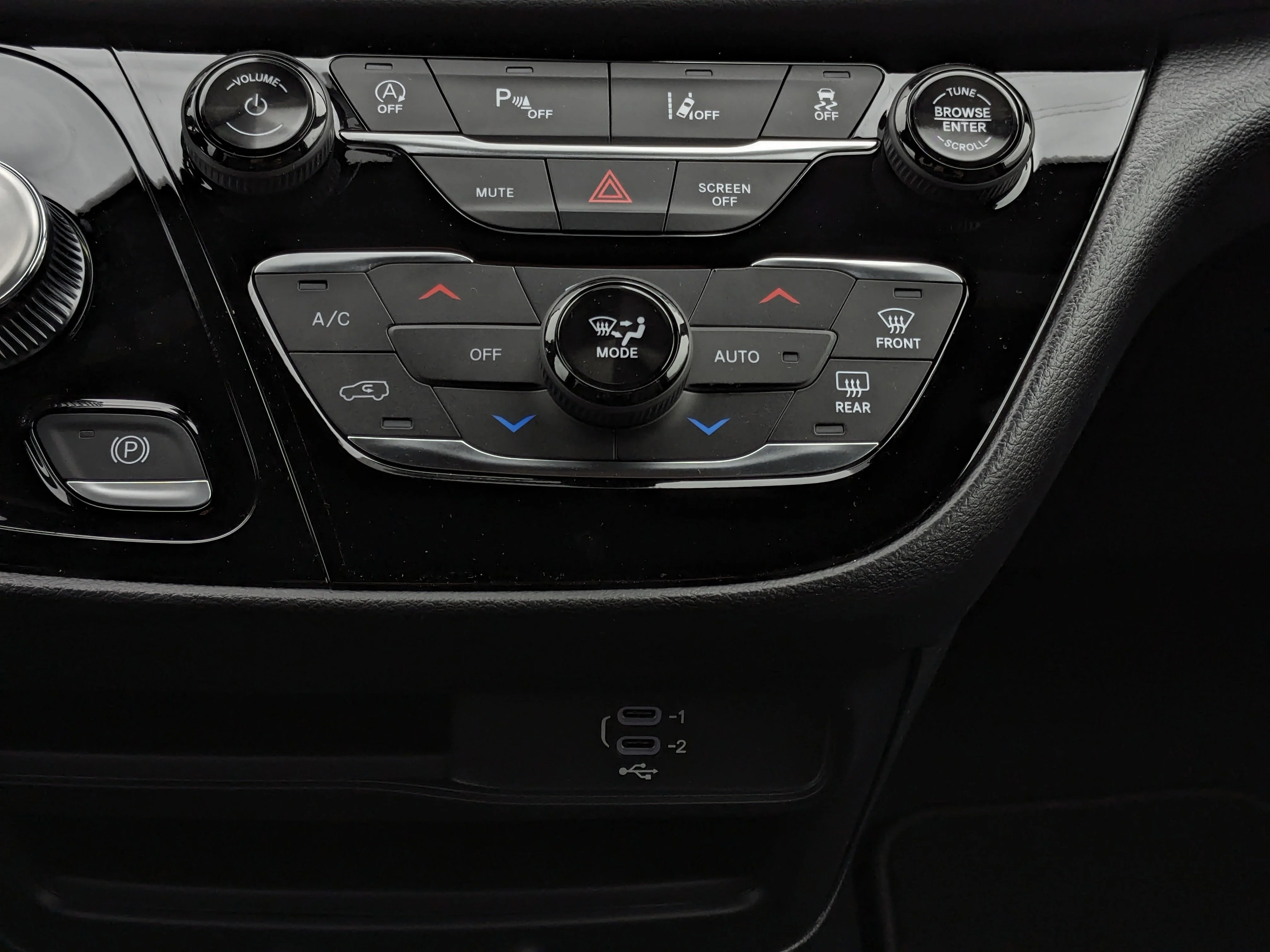 New 2026 Black Chrysler SXT - Power Liftgate - Power Sliding Doors - Leather - Remote Starter & Tons More! image 23