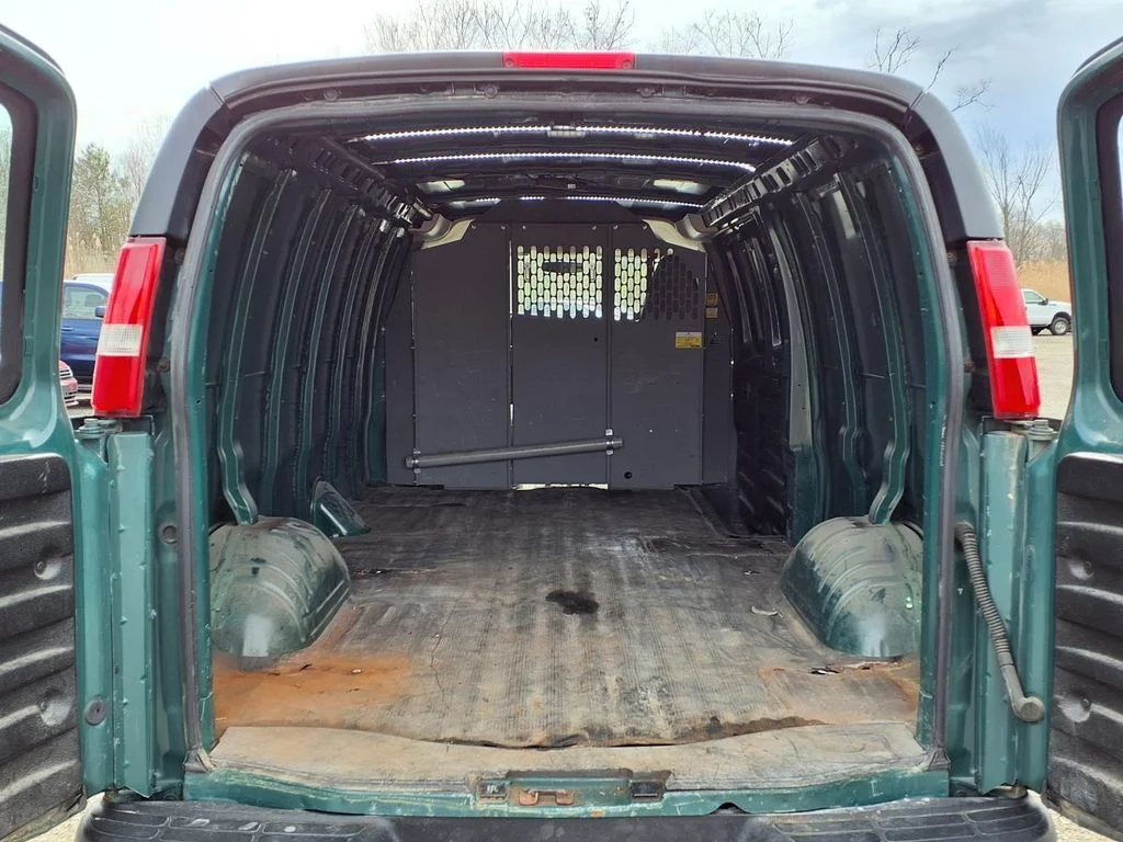 Used 2017 Green Chevrolet Work Van image 8
