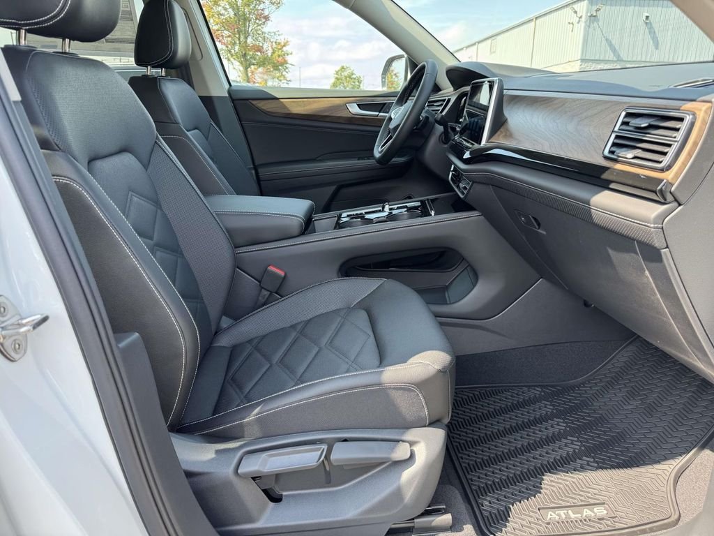 2026 Volkswagen Atlas SE w/Tech - Photo 16