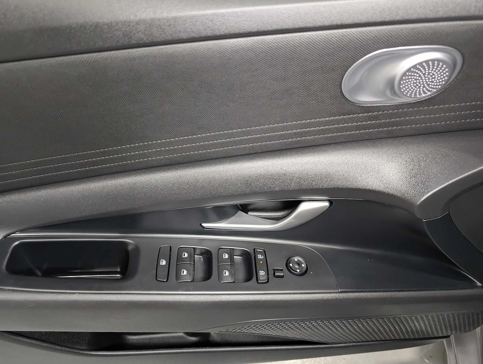 Used 2025 Fluid Metal Hyundai Blue image 35