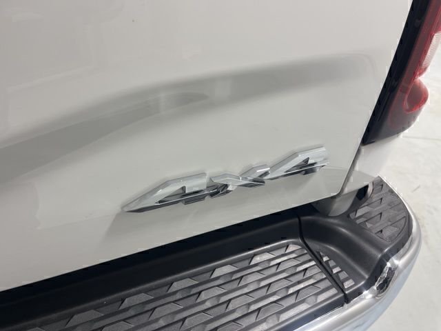 New 2026 Bright White Clear-Coat Exterior Paint RAM Tradesman image 29