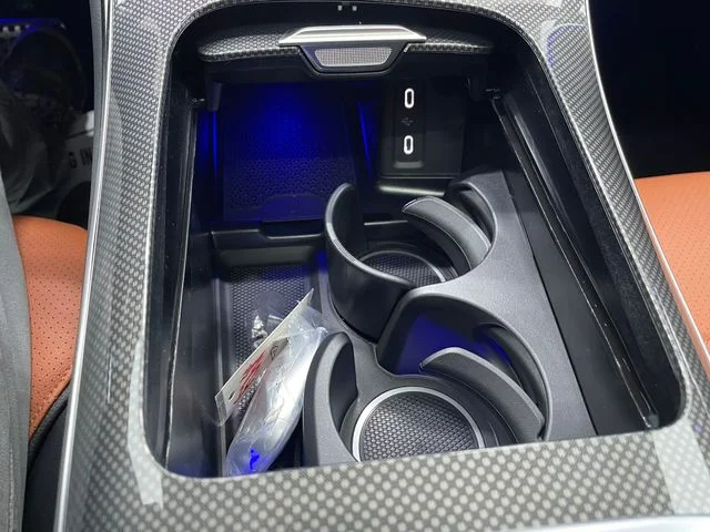 New 2027 White Mercedes-Benz GLC 300 image 41