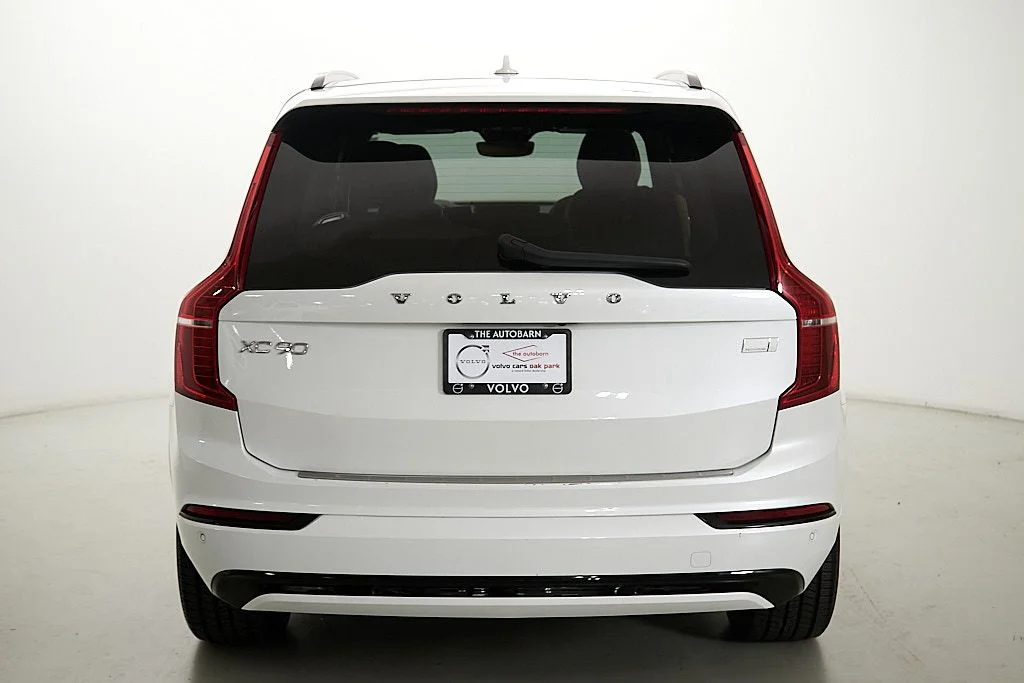 Certified Used 2023 Crystal White Volvo Ultimate image 9