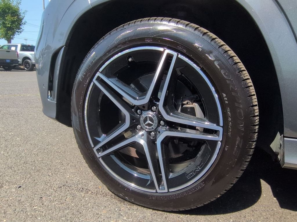 Used 2023 Selenite Gray Metallic Mercedes-Benz GLS 450 image 33