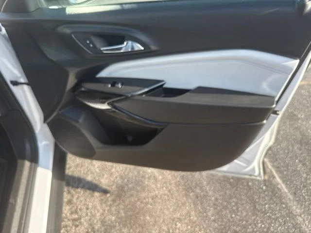Used 2025 White Chevrolet LT image 26