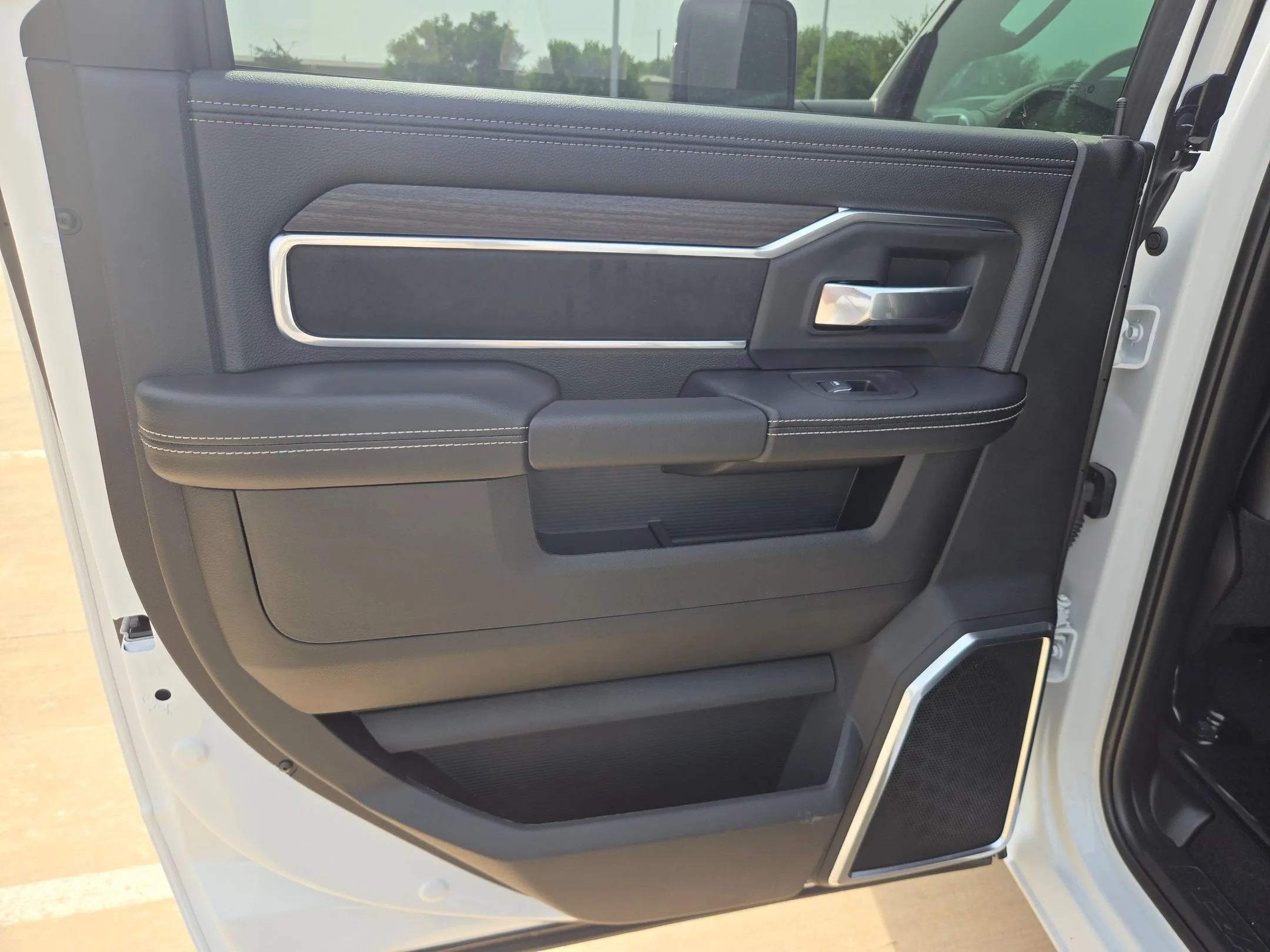 New 2026 Bright White Clear-Coat Exterior Paint RAM Laramie image 16