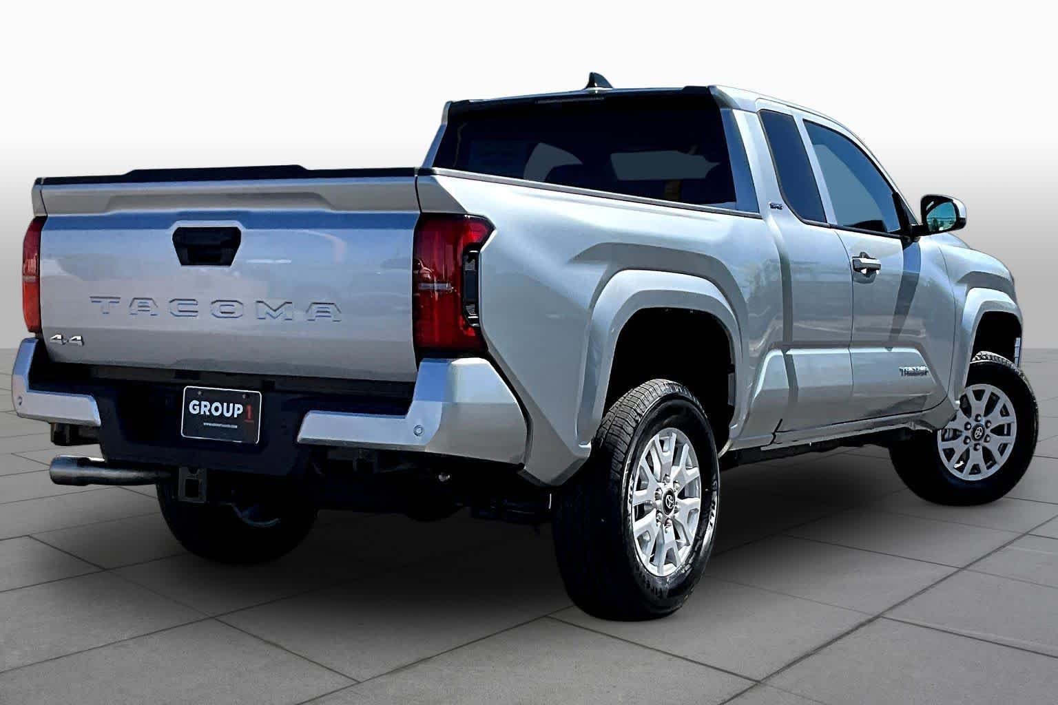 2026 Toyota Tacoma SR5 - Photo 13