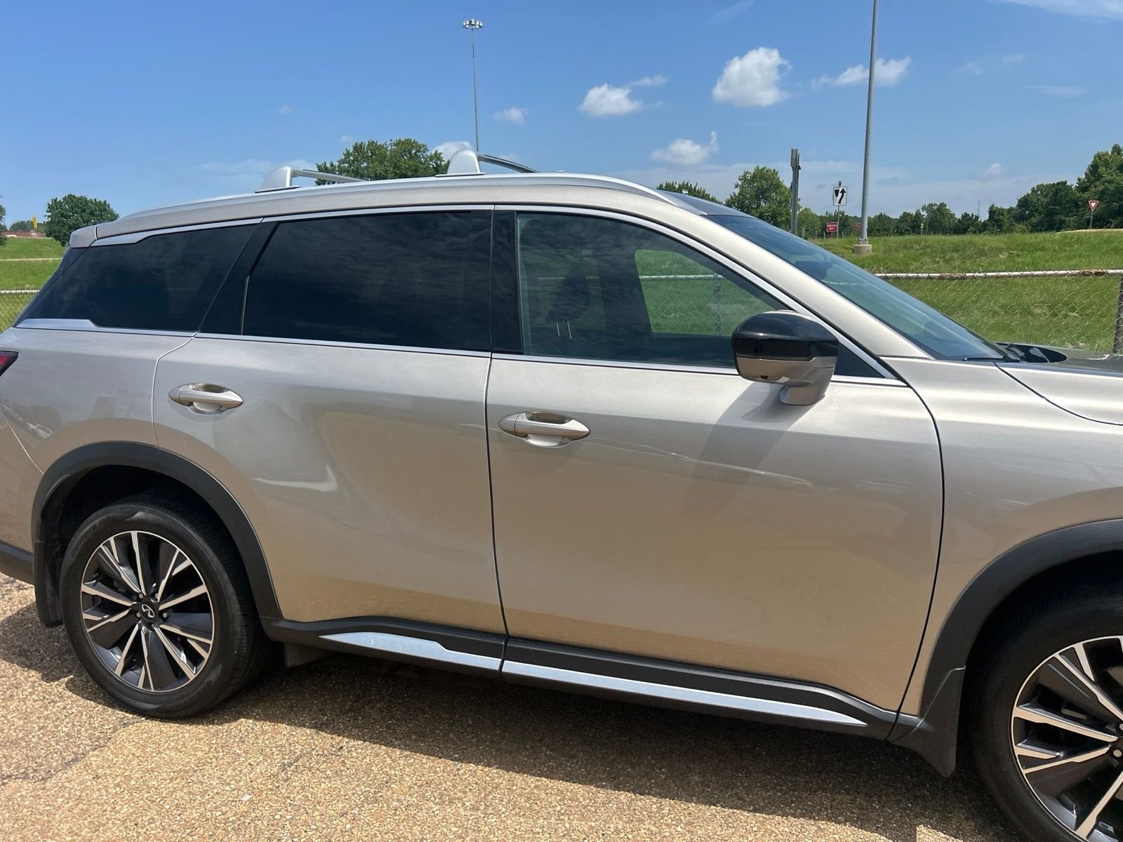Used 2026 Silver INFINITI LUXE image 22