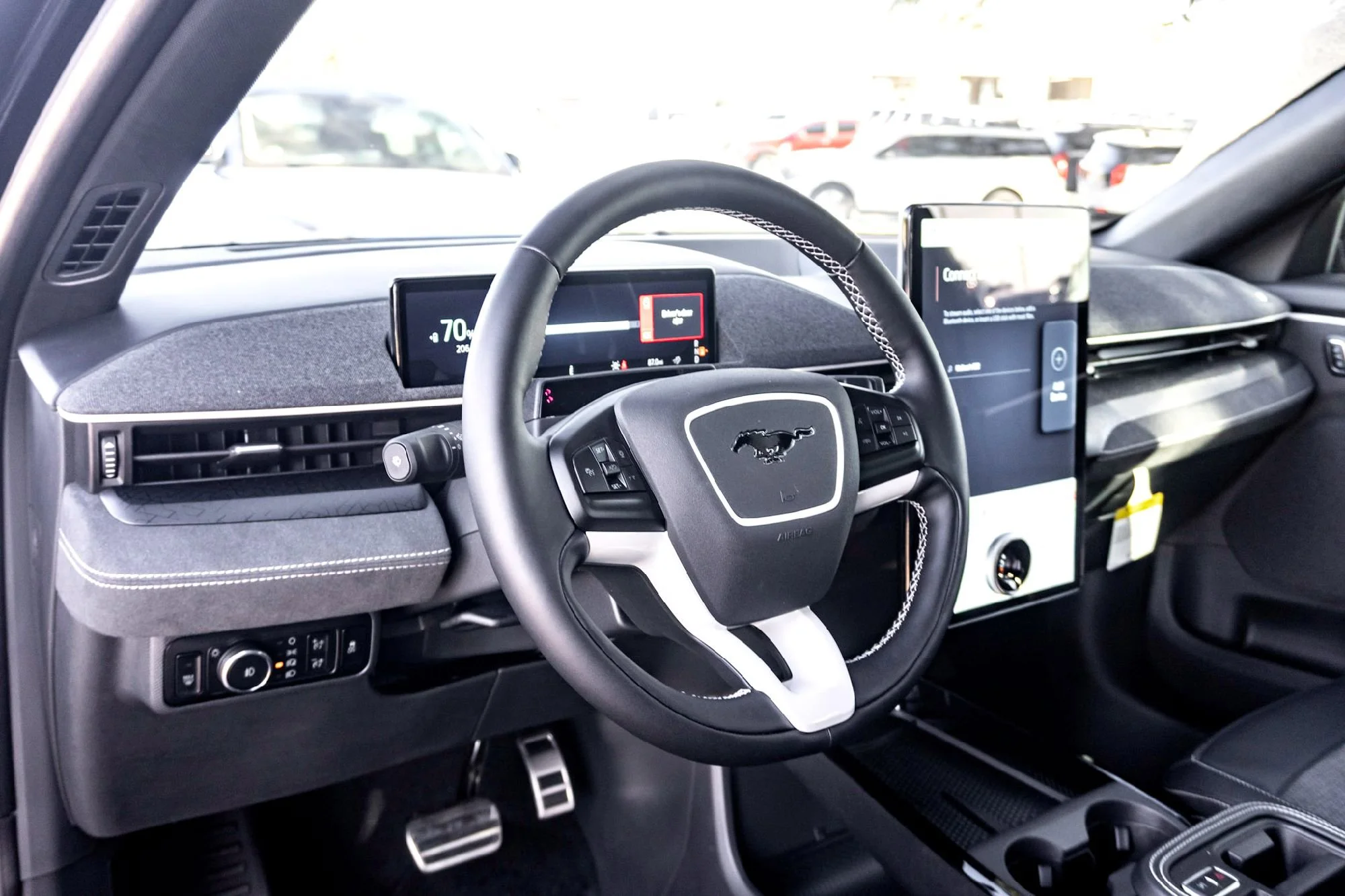 2025 Ford Mustang Mach-E GT - Photo 11