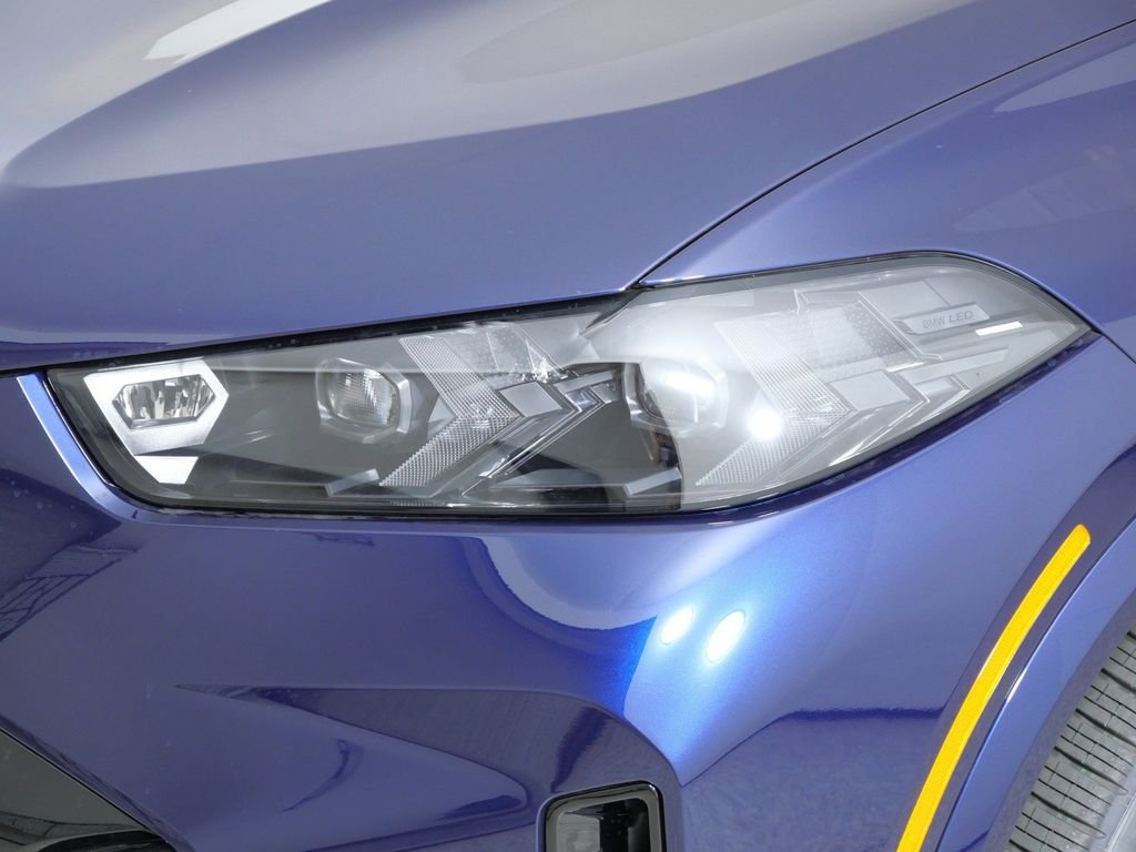 New 2026 Tanzanite Blue II Metallic BMW xDrive50e image 3