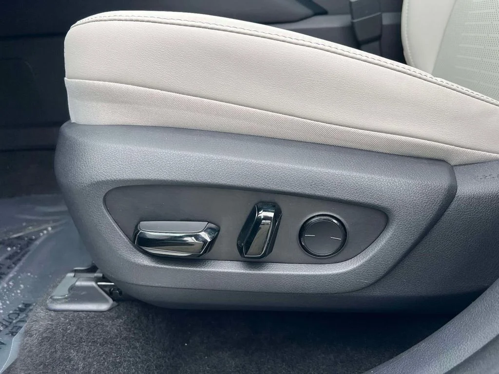 2025 Lexus TX Premium - Photo 18