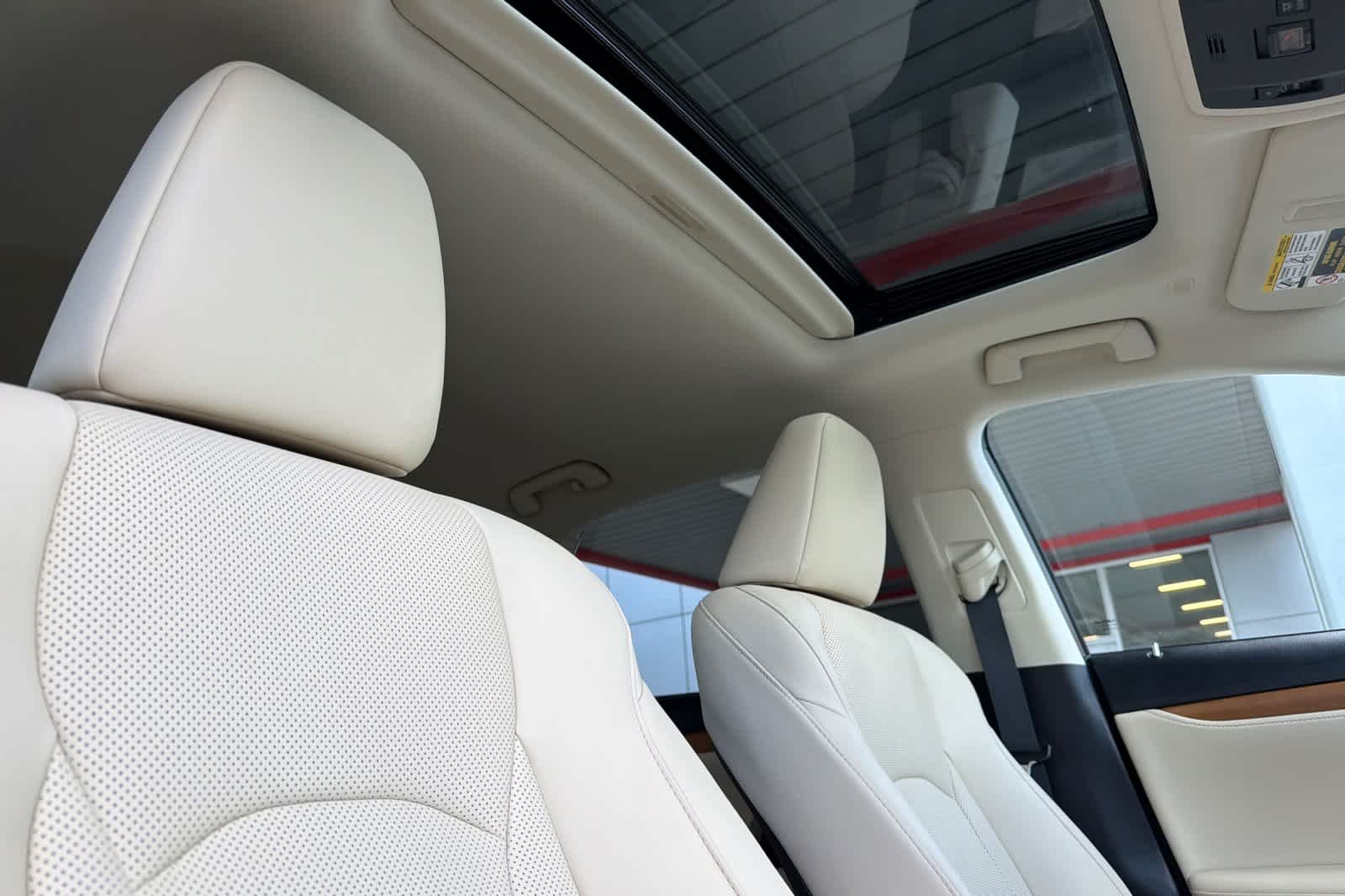 Certified Used 2022 Eminent White Pearl Lexus  image 18