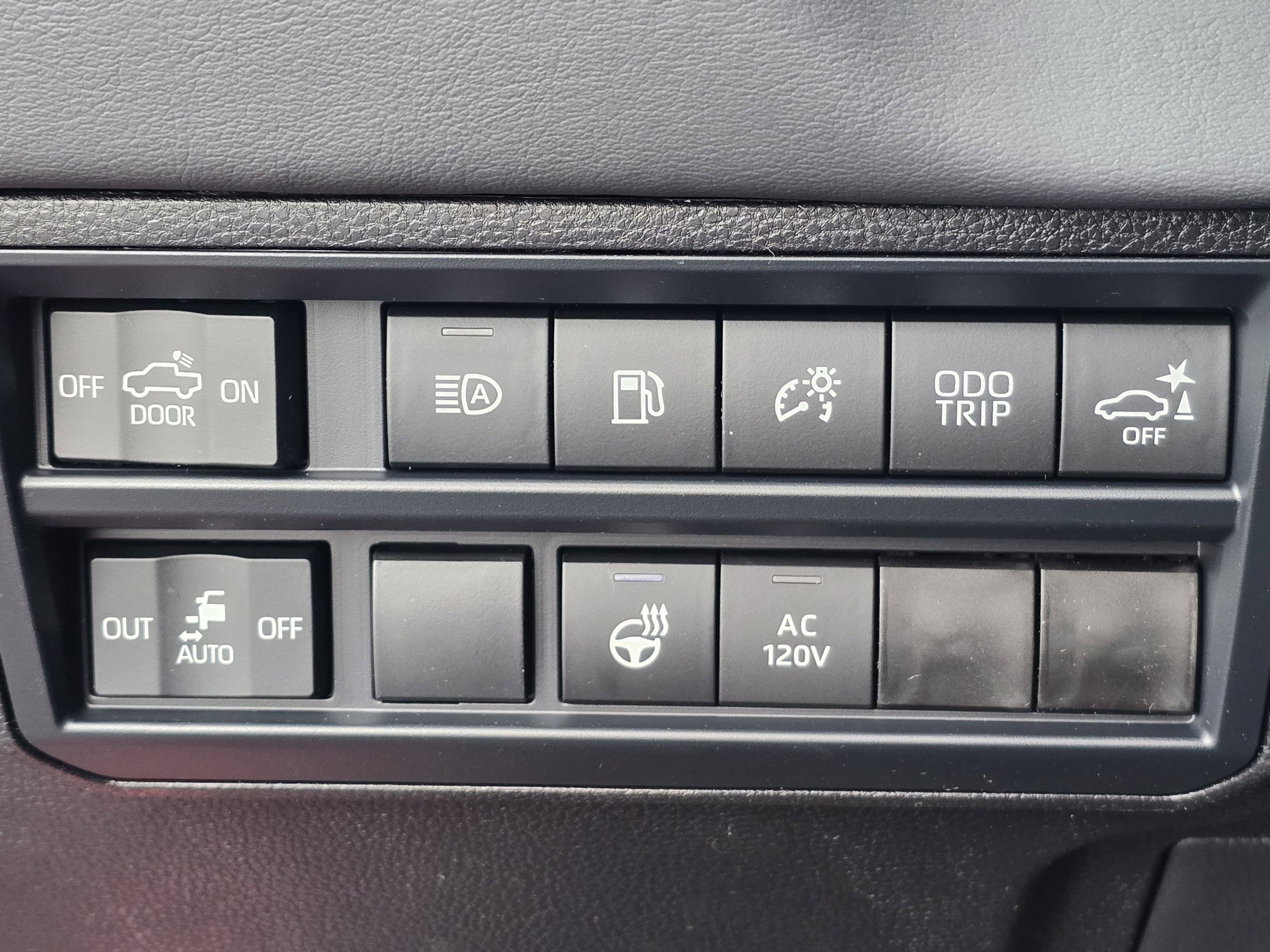 2026 Toyota Tundra Platinum - Photo 18
