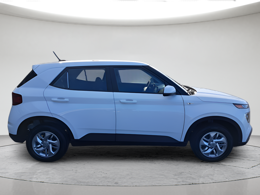 New 2026 White Hyundai SE image 2
