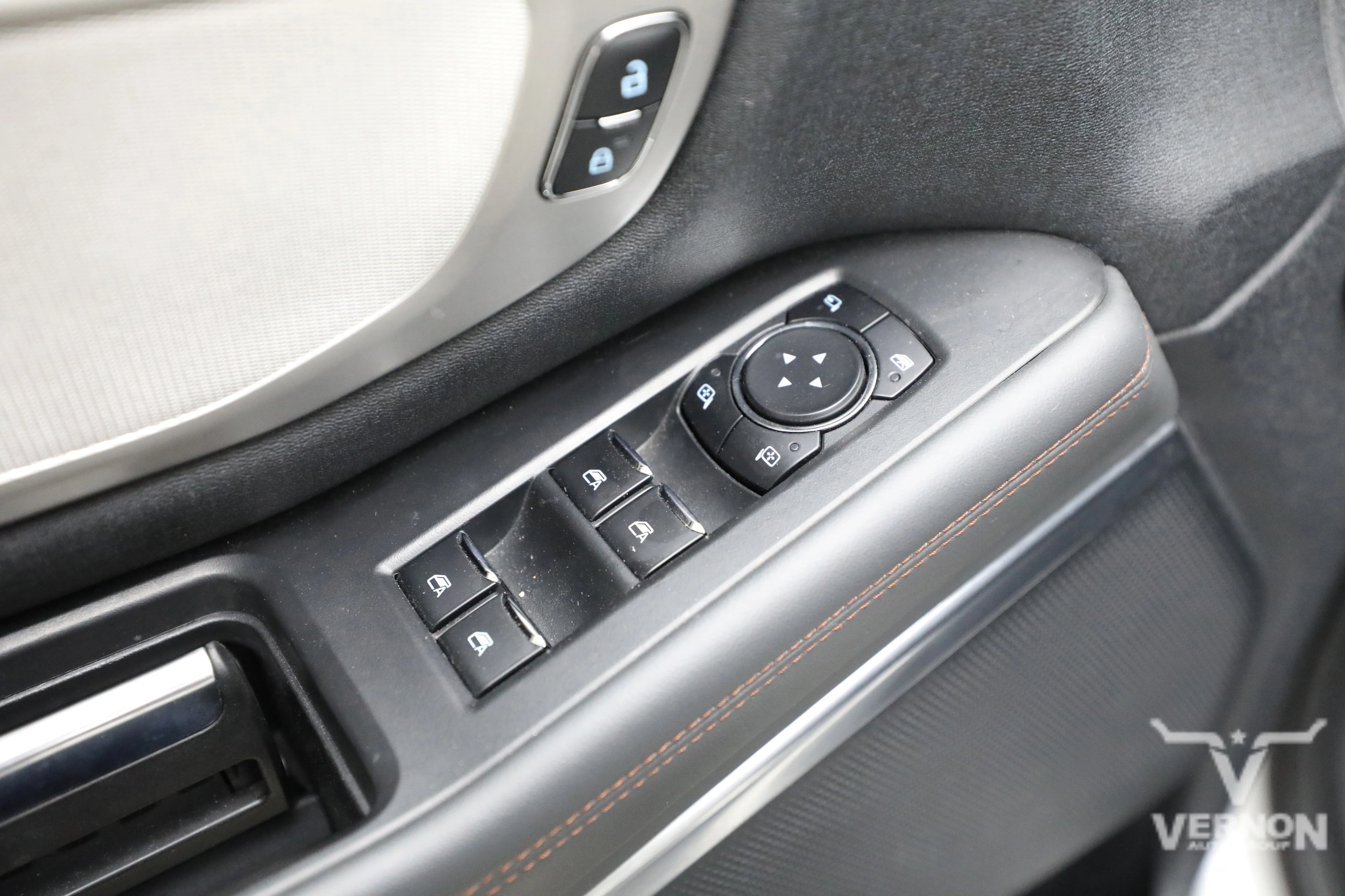 Pre-Owned 2025 Ford Expedition Active 4x4