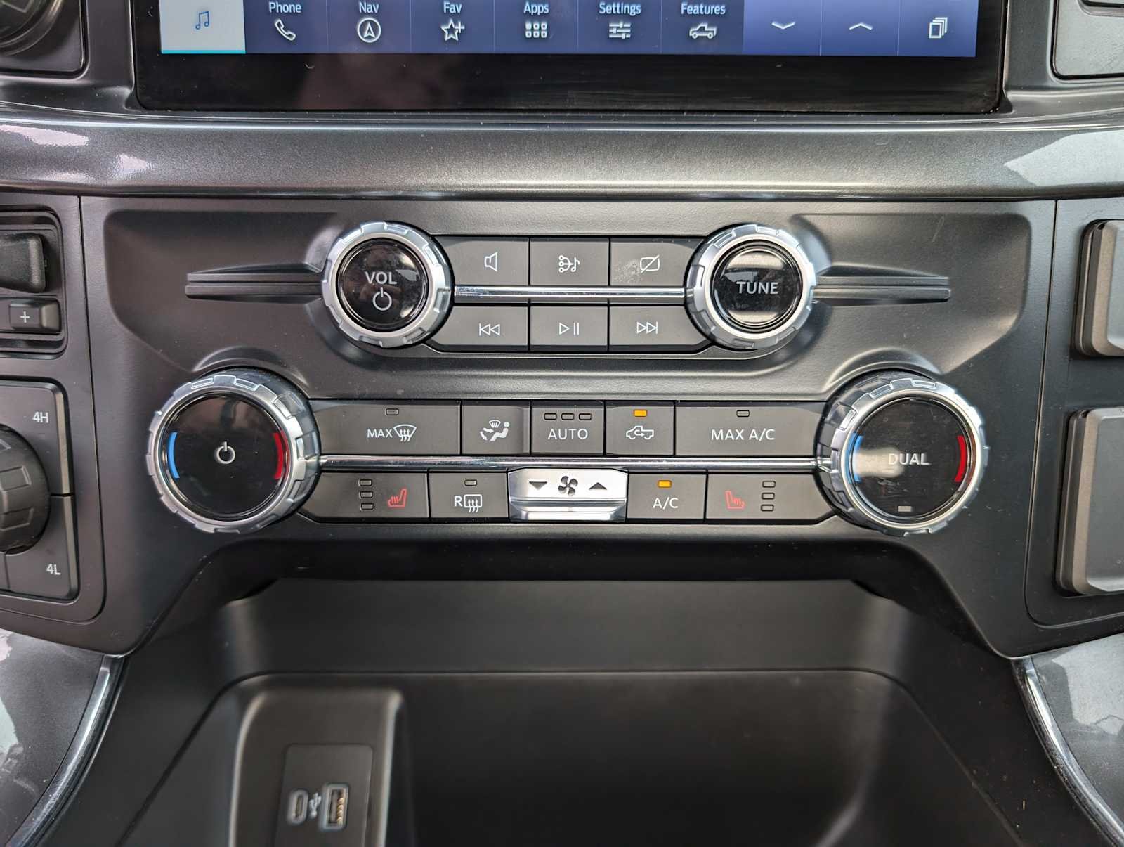 Used 2023 Oxford White Ford XLT image 33