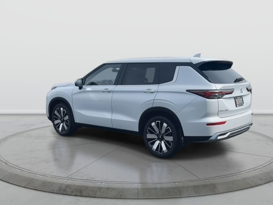New 2026 WHT DIAMOND Mitsubishi SE image 4