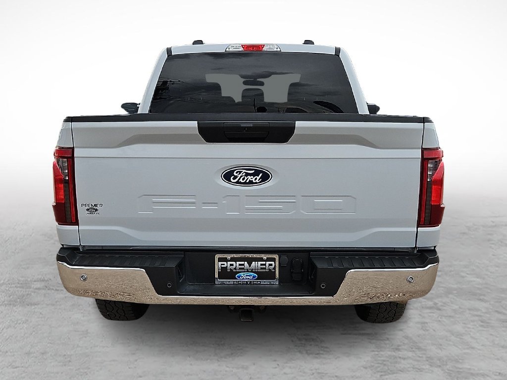 Used 2025 White Metallic Ford XLT image 9