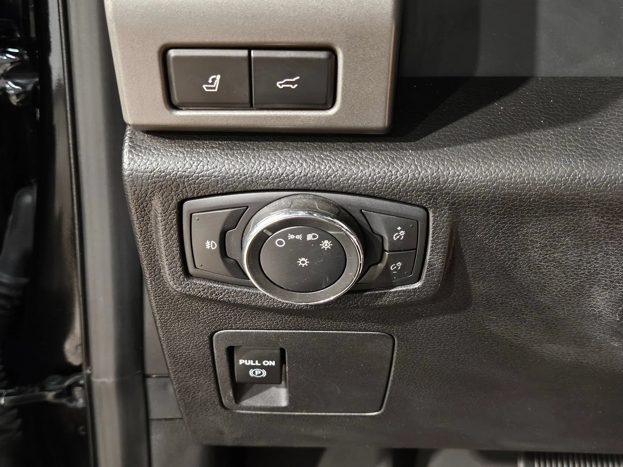 Used 2020 Agate Black Ford XLT image 26