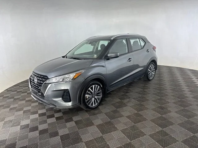 Used 2023 Gray Nissan SV image 3