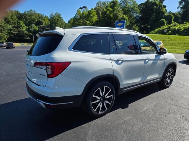 Used 2019 White Honda Touring image 8