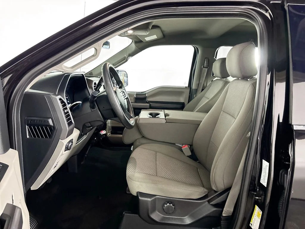 Used 2019 Black Ford XLT image 11