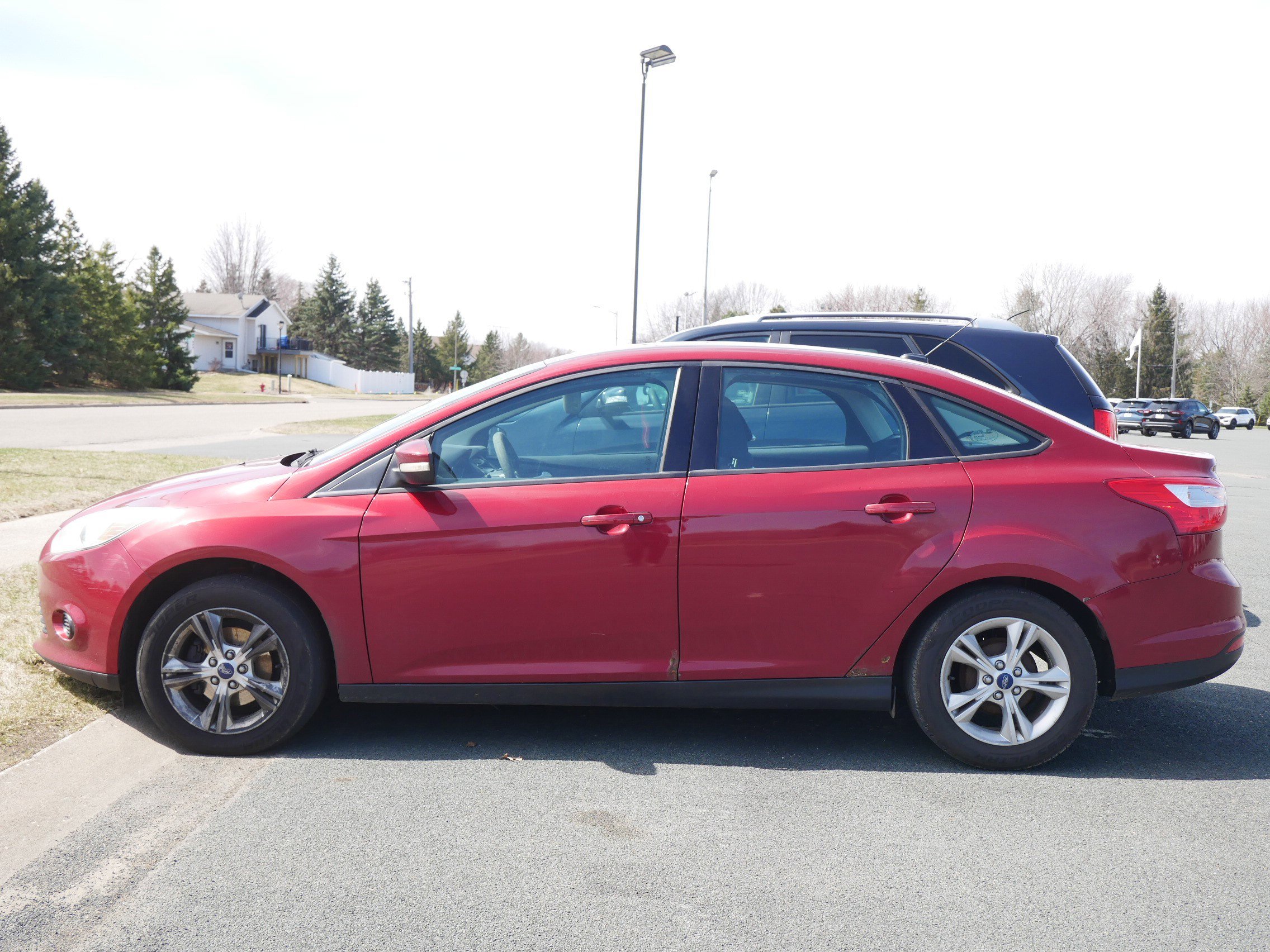 Used 2014 Ford Focus SE with VIN 1FADP3F20EL299962 for sale in Hastings, Minnesota