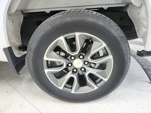 Used 2024 White Chevrolet LT image 13