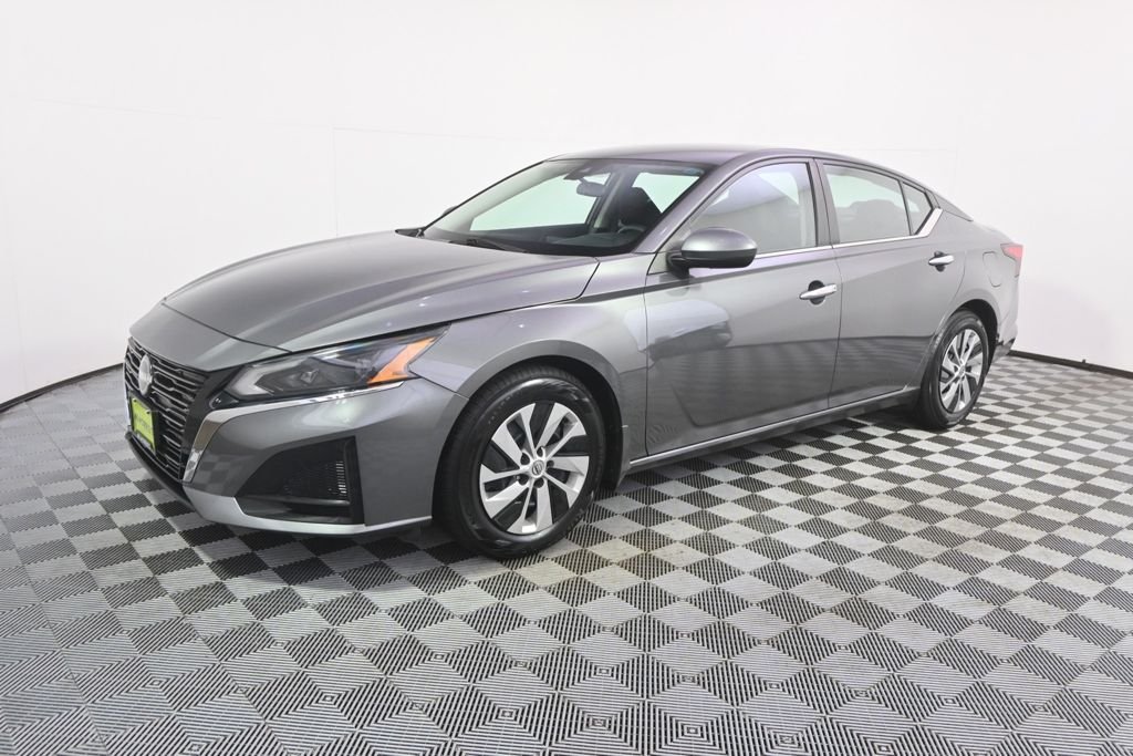 Used 2023 Nissan Altima S with VIN 1N4BL4BV6PN423958 for sale in St. Louis Park, Minnesota
