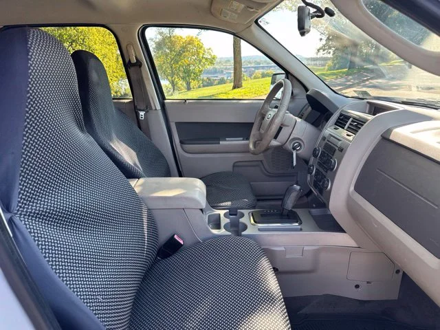 Used 2010 Beige Ford XLT image 10
