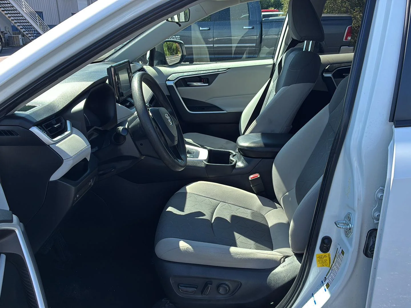 Used 2022 White Toyota XLE image 8