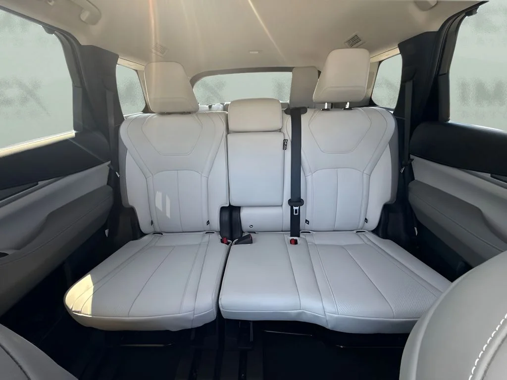Used 2026 White INFINITI LUXE image 11