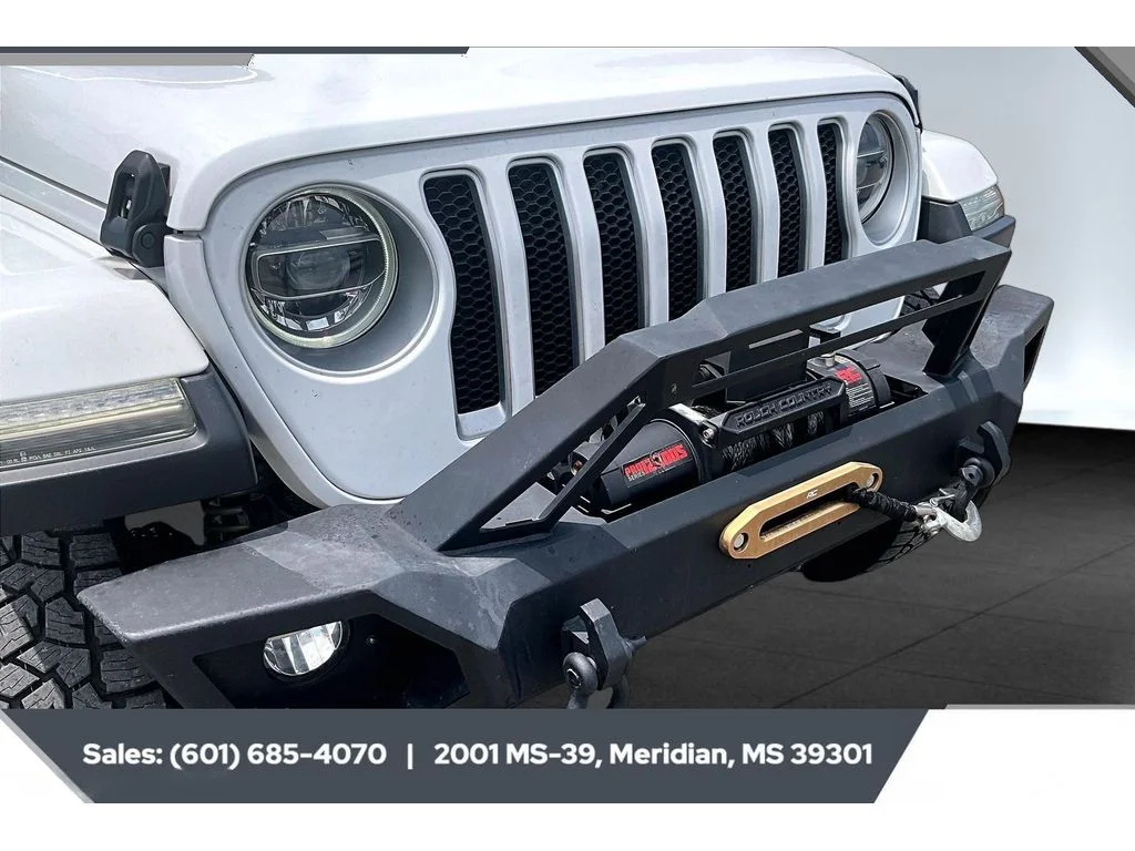 Used 2018 Bright White Clearcoat Jeep Unlimited Sahara image 21