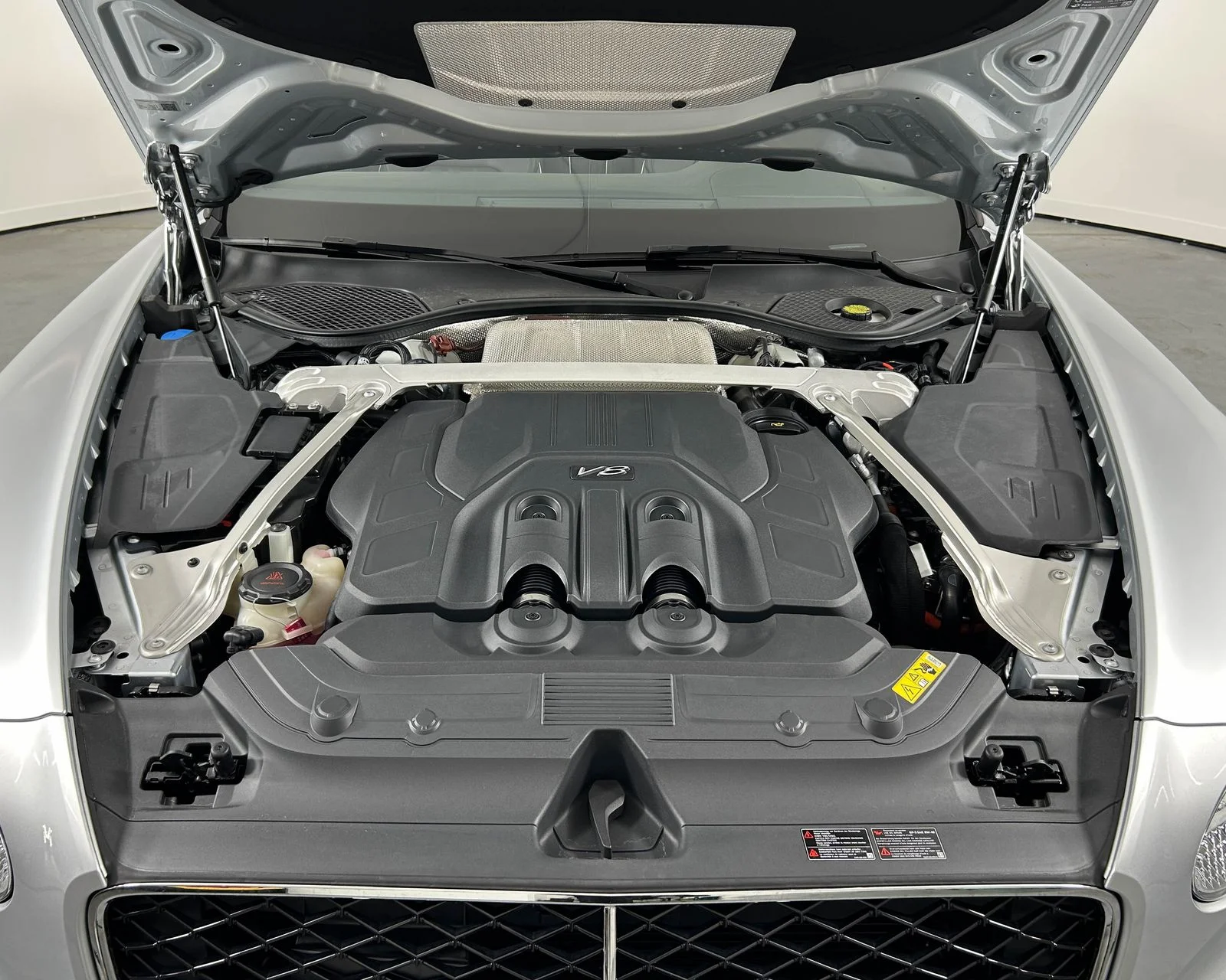 New 2026  Bentley V8 image 39