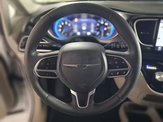 Used 2024 White Chrysler Touring L image 18