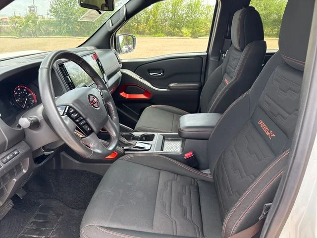 Used 2025 White Nissan PRO-X image 10