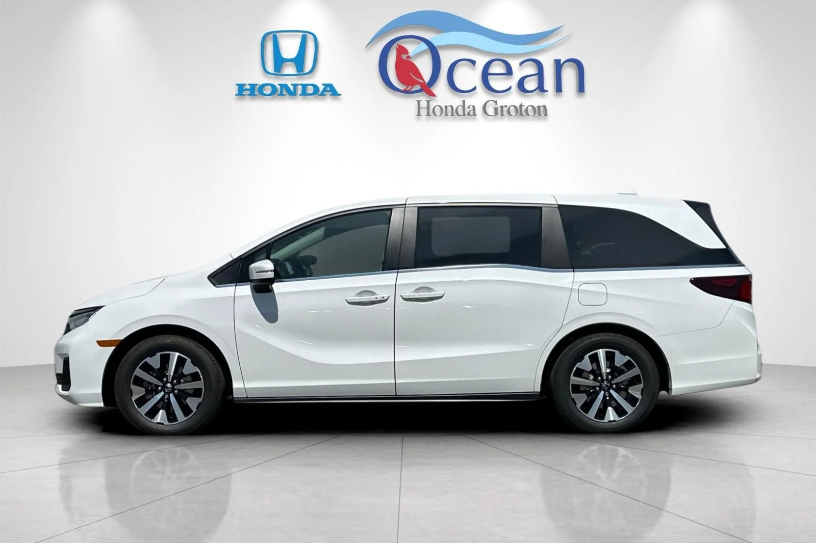 New 2026 Solar Silver Metallic Honda EX-L image 2