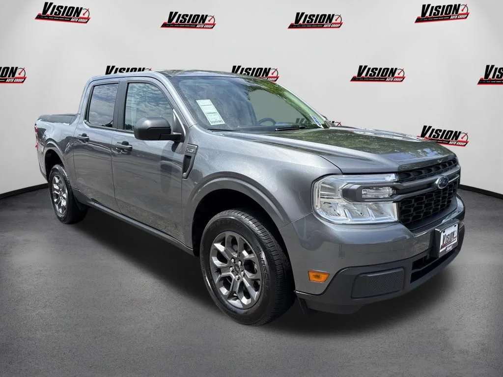 Used 2024 Gray Ford XLT image 3