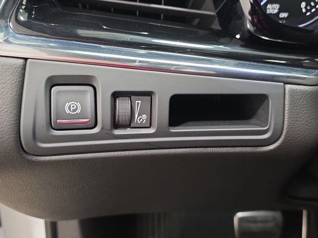 Used 2020 CRYSTAL WHITE TRICOAT Cadillac AWD Sport image 24